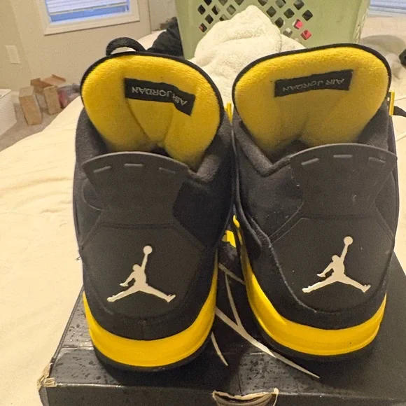 Jordan Athletic Shoes - Black - Picture 6 of 8